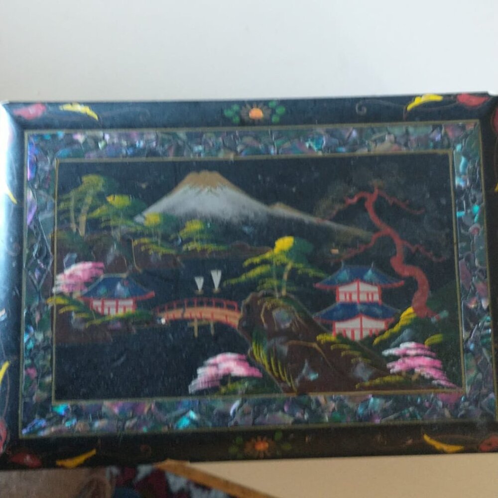 Vintage inlaid black lacquer jewelry box